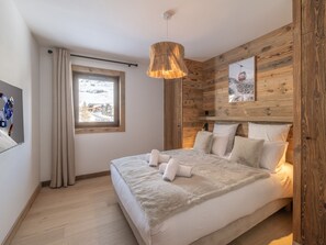 2 bedrooms, bed sheets - Elegant apartment for 6, balcony, near slopes (Huez)