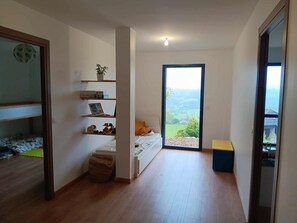 Iron/ironing board, WiFi, bed sheets - House with view of the Bauges (Gruffy)