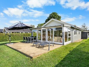 Outdoor dining - "Edeltraud" - 100m from the sea by Interhome (Otterup)