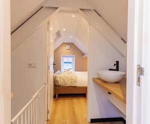 2 bedrooms, bed sheets - Modern Holiday Home in Vrouwenpolder (Koudekerke)