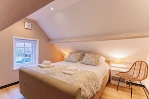 Casa | 2 dormitorios, mobiliario individual, ropa de cama