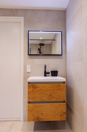 Bathroom - Modern Holiday Home in Vrouwenpolder (Koudekerke)