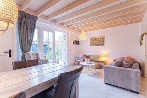 House | Living room - Modern Holiday Home in Vrouwenpolder (Koudekerke)