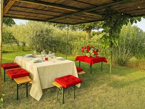 Outdoor dining - Il Tiglioré by Interhome (Castiglion Fiorentino)