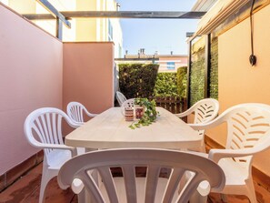 Outdoor dining - Vacation home Color by Interhome (Cambrils)