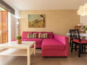 TV - Virgen del Pilar by Interhome (Cambrils)