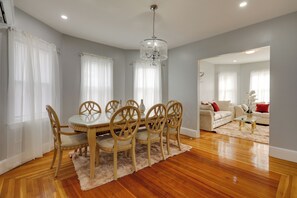 Apartment (3 Bedrooms) | Interior - All-season Fun! Charming Apt 3 Mi to Blue Hills (Milton)