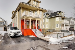 Interior - 3 Mi to Blue Hills Skiing & Hiking! Couples Apt (Milton)