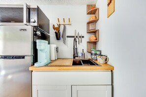 Apartment (0 Bedroom) | Interior - Nurse-ready Guesthouse 3 Mi to Dtwn Jacksonville! (Jacksonville)