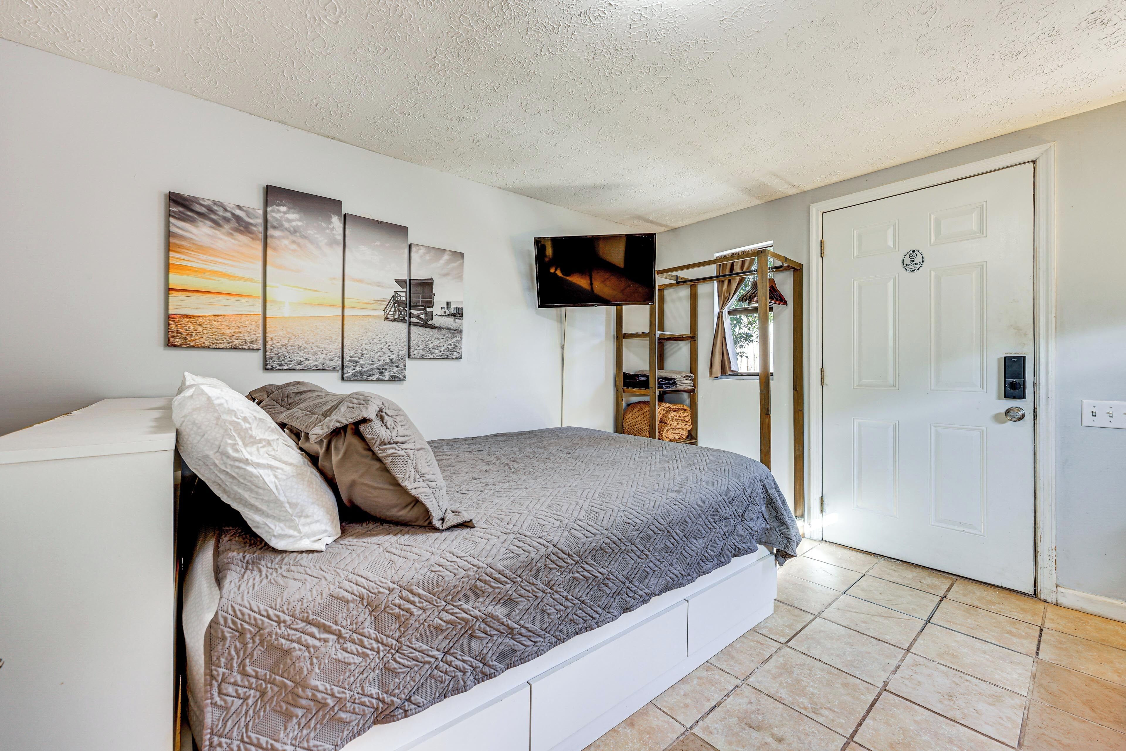 Apartment (0 Bedroom) | Interior