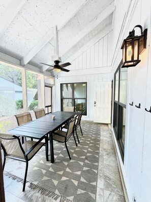 Outdoor dining - 546 Augusta Drive-6 Seat Golf Cart, Beach Access, Resort Pool, Golf Course! (Miramar Beach)