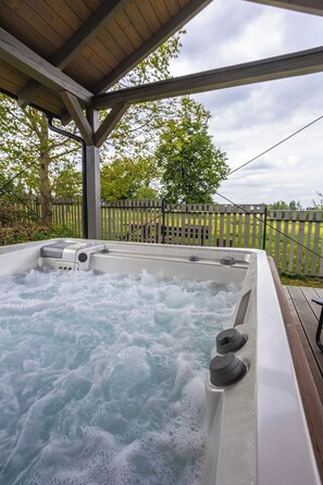 Bain à remous extérieur