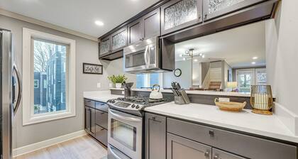 1 Mi to Medical District: Seattle Townhome w/ Deck