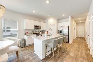 Apartment (4 Bedrooms) | Interior - Near Golf Courses: Family Home in Ocean Isle Beach (Ocean Isle Beach)