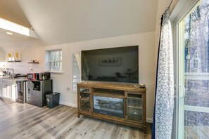 Interior - Hike & Fish: Couple's Retreat Near Lake Hawkins! (Hawkins)