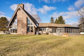 Interior - All-season Lodge 40 Acres: Walk to Elkhart Lake! (Elkhart Lake)