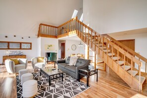 Interior - All-season Lodge 40 Acres: Walk to Elkhart Lake! (Elkhart Lake)