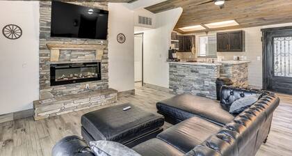 1 Mi to Main St Eats! Single-level Red Bluff Home