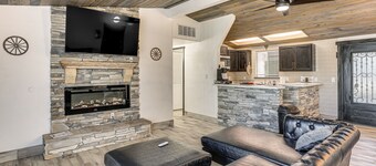 1 Mi to Main St Eats! Single-level Red Bluff Home