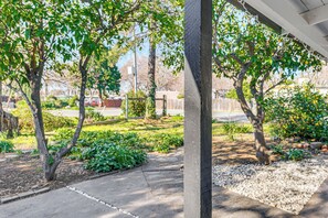 A garden with trees and a paved walkway. - 1 Mi to Main St Eats! Single-level Red Bluff Home (Red Bluff)