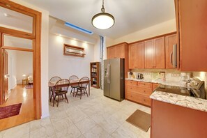 Apartment (1 Bedroom) | Interior - Steps to Shops & Dining: Historic Dtwn Wallace Gem (Wallace)