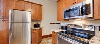 Ski & Explore! Charming Downtown Wallace Condo