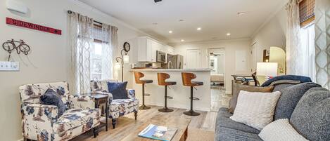 House (2 Bedrooms) | Interior