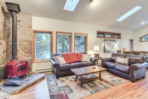 Interior - Scenic Creekside Retreat! Rocky Mountain Cabin (Dumont)