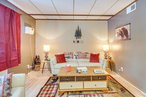 Interior - George Lake Views & Access! Family Condo By Trails (Rhinelander)