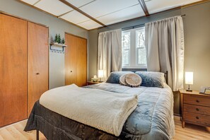 Interior - George Lake Views & Access! Family Condo By Trails (Rhinelander)