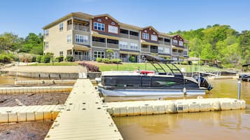 Apartment (3 Bedrooms) | Front of property