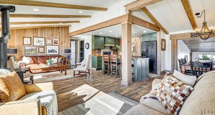 Views for Miles! High-desert Retreat in Luna