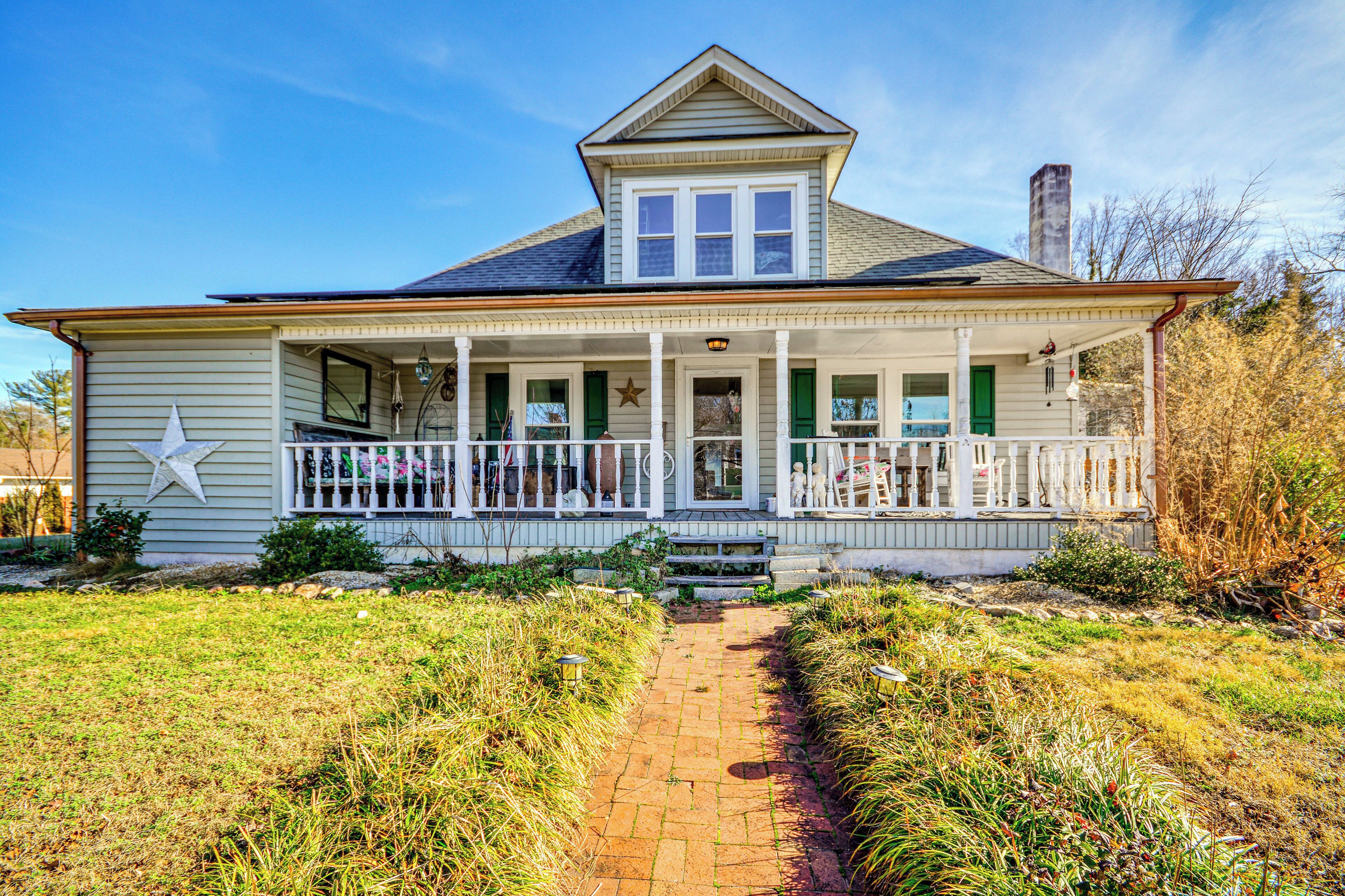 House (4 Bedrooms) | Front of property