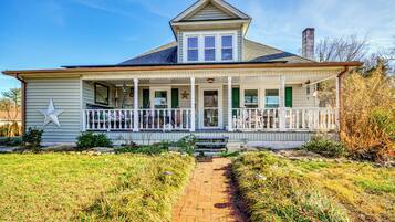 House (4 Bedrooms) | Depan hartanah