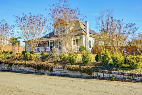 'storybook Craftsman' Home w/ Private Hot Tub!
