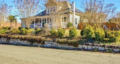 'storybook Craftsman' Home w/ Private Hot Tub!