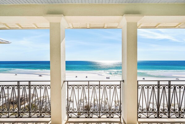 On the beach, sun-loungers, beach towels - Sunset Over Seas*Frangista Gated Beach*Elevator* (MIRAMAR BEACH)