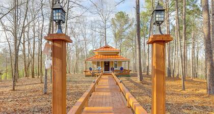 Forest-view Gem in Grantville w/ Wraparound Deck