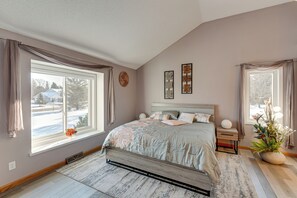 House (3 Bedrooms) | Interior
