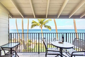 Outdoor dining - Direct Oceanfront Bliss - Brand New Studio Arrival (Lahaina)