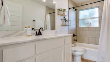 House (3 Bedrooms) | Bahagian dalam
