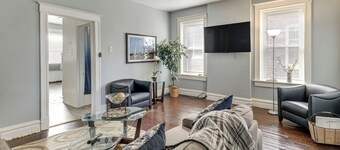 Walk to Carondelet Park: Quiet Couple's Getaway