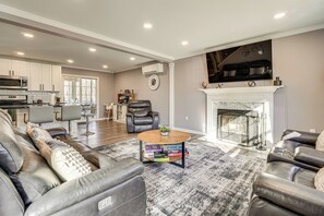 House (4 Bedrooms) | Interior - Ultimate Family Entertainment Hub in the Poconos! (East Stroudsburg)