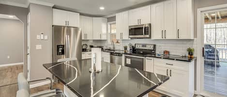 House (4 Bedrooms) | Interior