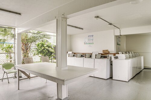 < 1 Mi to Dtwn Hilo: Comfy Condo w/ Pool Access