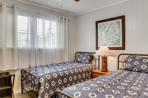 < 1 Mi to Dtwn Hilo: Comfy Condo w/ Pool Access