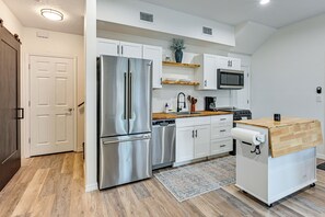 Interior - 4 Mi to Outlets! Townhome Near Tampa North Airport (Lutz)