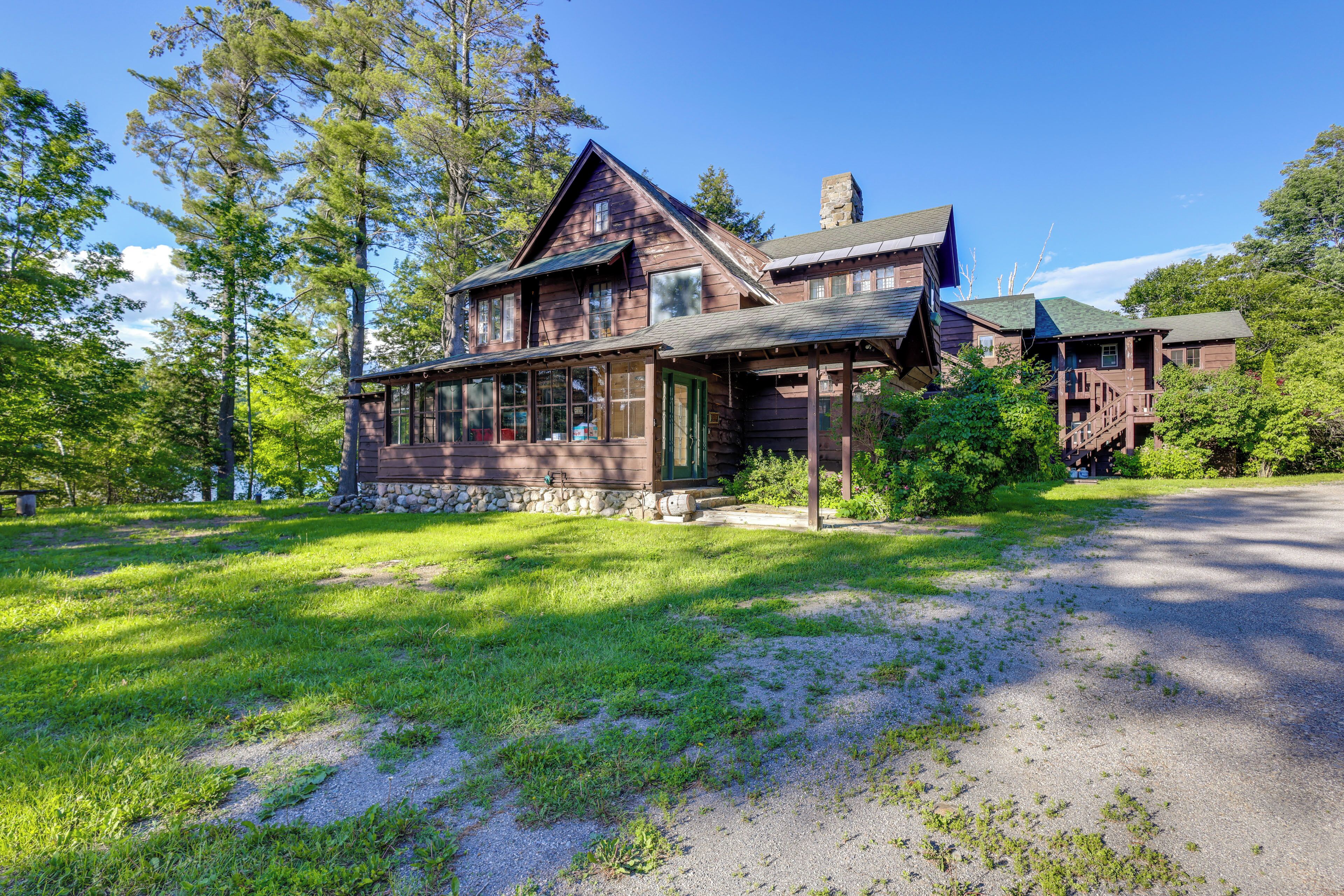 Villa (6 Bedrooms) | Front of property