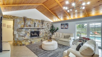 House (5 Bedrooms) | Interior