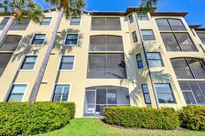 Interior - 8 Mi to Dtwn Naples: Condo w/ Resort Amenities! (Naples)